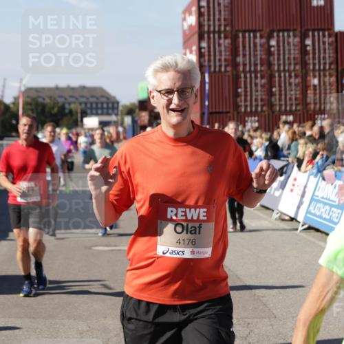 03.10.2025 - Köhlbrandbrückenlauf Jannik Wohlers http://msf.ph/oto/9058901 03.10.2025 13:12:07 Ziel 4176, 4305, 4369, 4468, 4470, 4474, 5644, 5856, 5910, 5911, 5927, 6098, 6121, 6184, 6185, 6796 meine-sportfotos.de