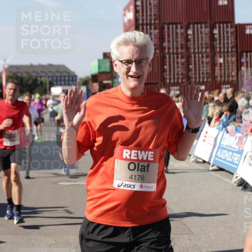 03.10.2025 - Köhlbrandbrückenlauf Jannik Wohlers http://msf.ph/oto/9058906 03.10.2025 13:12:07 Ziel 4176, 4305, 4369, 4468, 4470, 4474, 5644, 5856, 5910, 5911, 5927, 6098, 6121, 6184, 6185, 6796 meine-sportfotos.de