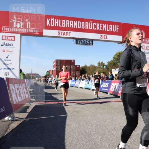 03.10.2025 - Köhlbrandbrückenlauf Lena Gebhardt http://msf.ph/oto/9058908 03.10.2025 13:09:57 Ziel 4260, 4625, 4718, 4787, 4837, 4929, 5520, 5763, 5941, 6083, 6750, 6764 meine-sportfotos.de