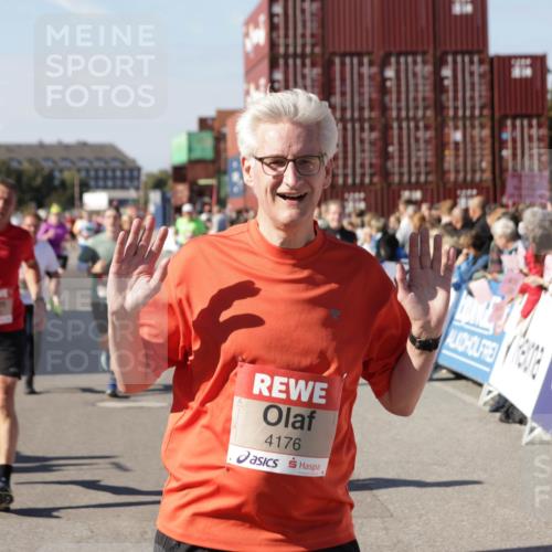 03.10.2025 - Köhlbrandbrückenlauf Jannik Wohlers http://msf.ph/oto/9058923 03.10.2025 13:12:07 Ziel 4176, 4305, 4369, 4468, 4470, 4474, 5644, 5856, 5910, 5911, 5927, 6098, 6121, 6184, 6185, 6796 meine-sportfotos.de