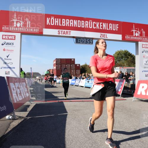 03.10.2025 - Köhlbrandbrückenlauf Lena Gebhardt http://msf.ph/oto/9058968 03.10.2025 13:09:59 Ziel 4260, 4625, 4718, 4787, 4837, 4929, 5520, 5763, 5941, 6083, 6428, 6432, 6750, 6764 meine-sportfotos.de
