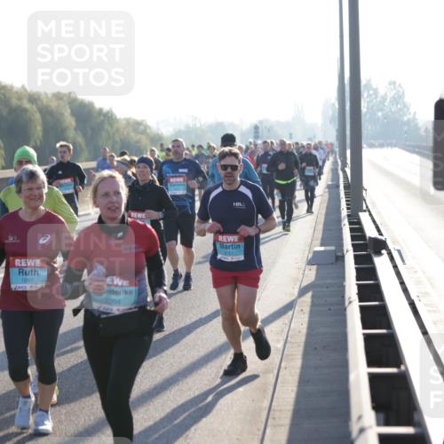 03.10.2025 - Köhlbrandbrückenlauf Jannik Wohlers http://msf.ph/oto/9058969 03.10.2025 09:22:00 Position 3 1098, 3151, 1097, 2204 meine-sportfotos.de