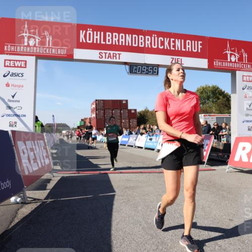 03.10.2025 - Köhlbrandbrückenlauf Lena Gebhardt http://msf.ph/oto/9058976 03.10.2025 13:09:59 Ziel 4260, 4625, 4718, 4787, 4837, 4929, 5520, 5763, 5941, 6083, 6428, 6432, 6750, 6764 meine-sportfotos.de