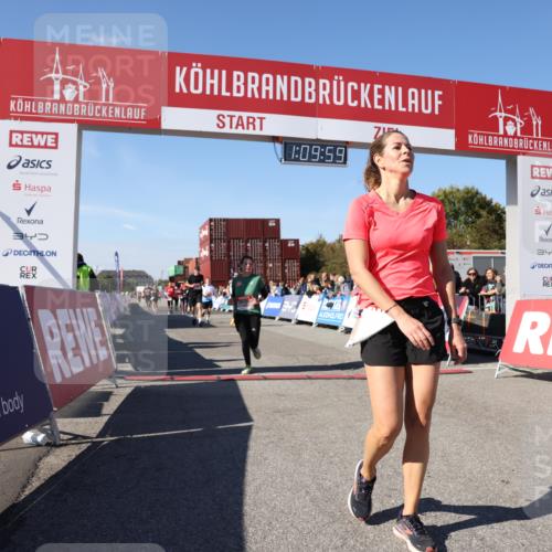 03.10.2025 - Köhlbrandbrückenlauf Lena Gebhardt http://msf.ph/oto/9058988 03.10.2025 13:09:59 Ziel 4260, 4625, 4718, 4787, 4837, 4929, 5520, 5763, 5941, 6083, 6428, 6432, 6750, 6764 meine-sportfotos.de