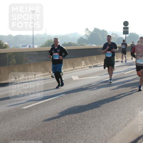 03.10.2025 - Köhlbrandbrückenlauf Lena Gebhardt http://msf.ph/oto/9058990 03.10.2025 09:18:40 Position 1  meine-sportfotos.de