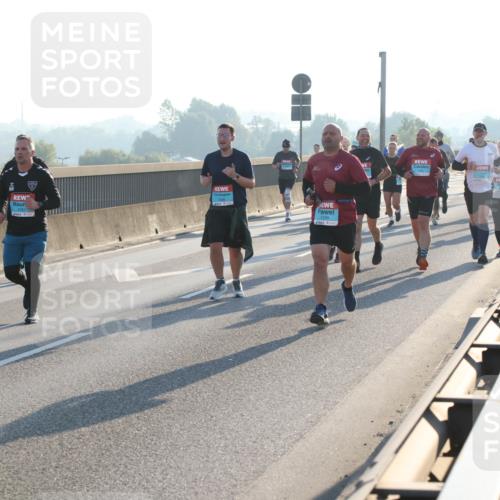 03.10.2025 - Köhlbrandbrückenlauf Lena Gebhardt http://msf.ph/oto/9058995 03.10.2025 09:18:40 Position 1  meine-sportfotos.de