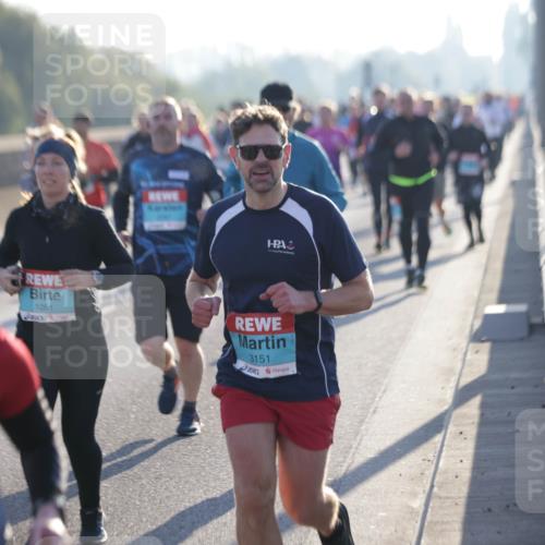 03.10.2025 - Köhlbrandbrückenlauf Jannik Wohlers http://msf.ph/oto/9059005 03.10.2025 09:22:00 Position 3 1051, 3151 meine-sportfotos.de
