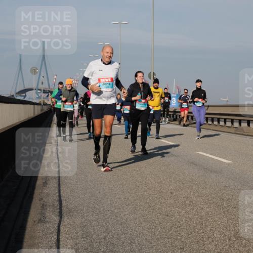 03.10.2025 - Köhlbrandbrückenlauf Fabian Wolf http://msf.ph/oto/9059021 03.10.2025 10:04:39 Position 3 3423, 3240 meine-sportfotos.de