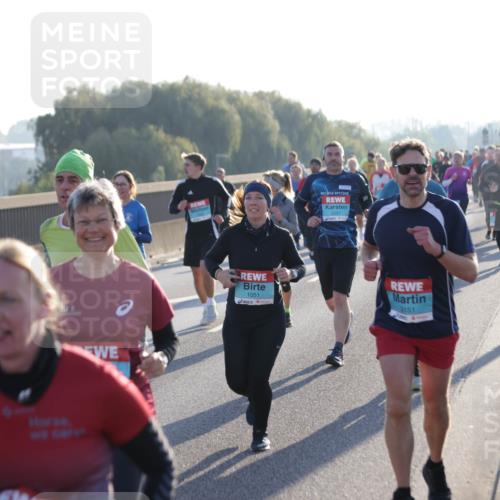 03.10.2025 - Köhlbrandbrückenlauf Jannik Wohlers http://msf.ph/oto/9059026 03.10.2025 09:22:01 Position 3 1098, 1051, 3151 meine-sportfotos.de