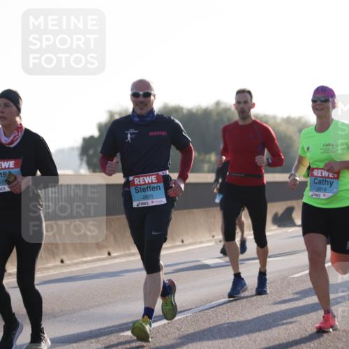 03.10.2025 - Köhlbrandbrückenlauf Jannik Wohlers http://msf.ph/oto/9059030 03.10.2025 09:14:14 Position 3 11, 2820, 2819 meine-sportfotos.de