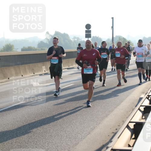 03.10.2025 - Köhlbrandbrückenlauf Lena Gebhardt http://msf.ph/oto/9059042 03.10.2025 09:18:41 Position 1  meine-sportfotos.de