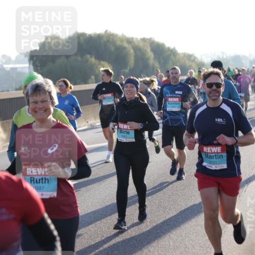 03.10.2025 - Köhlbrandbrückenlauf Jannik Wohlers http://msf.ph/oto/9059045 03.10.2025 09:22:01 Position 3 097, 1051, 2287, 3151 meine-sportfotos.de