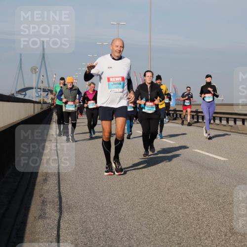 03.10.2025 - Köhlbrandbrückenlauf Fabian Wolf http://msf.ph/oto/9059049 03.10.2025 10:04:40 Position 3 3423, 1825 meine-sportfotos.de
