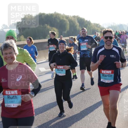 03.10.2025 - Köhlbrandbrückenlauf Jannik Wohlers http://msf.ph/oto/9059054 03.10.2025 09:22:01 Position 3 1097, 1051, 3151 meine-sportfotos.de