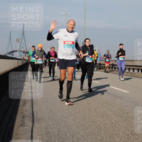 03.10.2025 - Köhlbrandbrückenlauf Fabian Wolf http://msf.ph/oto/9059055 03.10.2025 10:04:40 Position 3 2187, 3423, 1825 meine-sportfotos.de