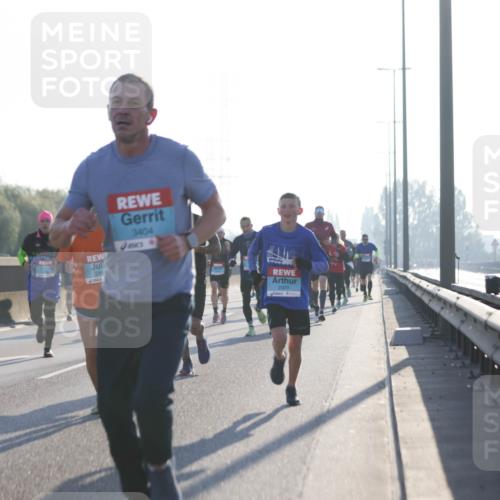 03.10.2025 - Köhlbrandbrückenlauf Jannik Wohlers http://msf.ph/oto/9059057 03.10.2025 09:14:15 Position 3 2819, 284, 3404, 6, 2920, 51 meine-sportfotos.de