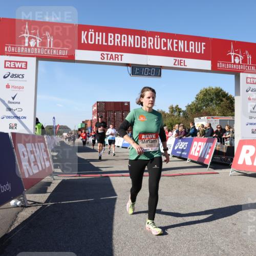 03.10.2025 - Köhlbrandbrückenlauf Lena Gebhardt http://msf.ph/oto/9059058 03.10.2025 13:10:01 Ziel 4196, 4260, 4625, 4718, 4787, 4837, 4929, 5520, 5763, 5977, 6083, 6111, 6428, 6432, 6750, 6764 meine-sportfotos.de