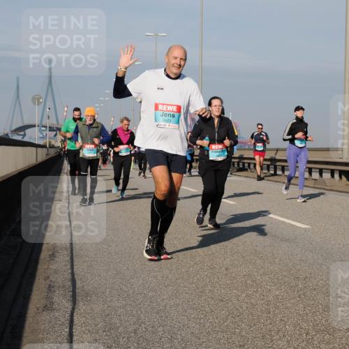 03.10.2025 - Köhlbrandbrückenlauf Fabian Wolf http://msf.ph/oto/9059068 03.10.2025 10:04:40 Position 3 3423 meine-sportfotos.de
