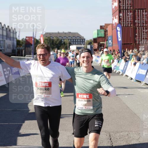 03.10.2025 - Köhlbrandbrückenlauf Jannik Wohlers http://msf.ph/oto/9059071 03.10.2025 13:12:10 Ziel 4176, 4305, 4369, 4468, 4470, 4474, 5644, 5856, 5910, 5911, 5927, 6098, 6121, 6184, 6185 meine-sportfotos.de