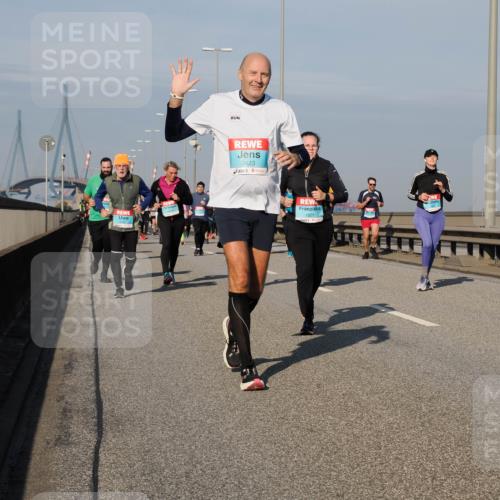 03.10.2025 - Köhlbrandbrückenlauf Fabian Wolf http://msf.ph/oto/9059078 03.10.2025 10:04:40 Position 3 3423, 1825 meine-sportfotos.de