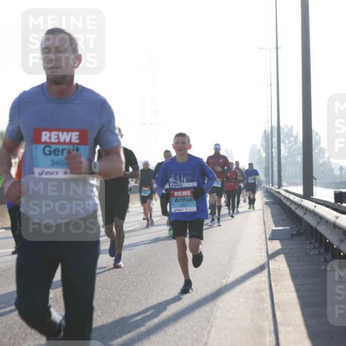03.10.2025 - Köhlbrandbrückenlauf Jannik Wohlers http://msf.ph/oto/9059092 03.10.2025 09:14:15 Position 3 340, 2920, 51 meine-sportfotos.de