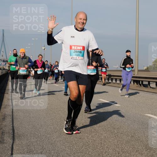 03.10.2025 - Köhlbrandbrückenlauf Fabian Wolf http://msf.ph/oto/9059103 03.10.2025 10:04:41 Position 3 3423, 1825 meine-sportfotos.de