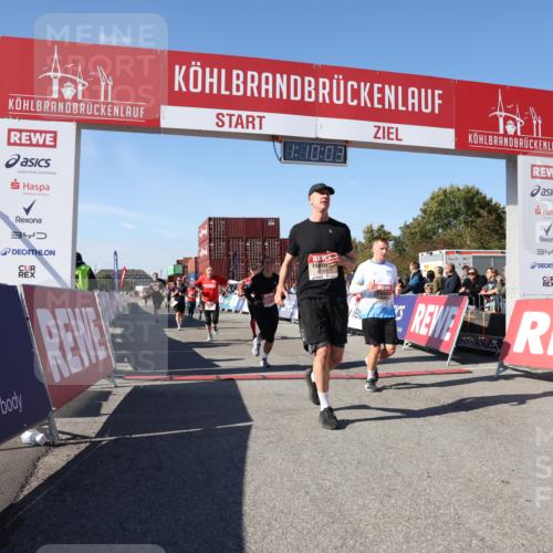 03.10.2025 - Köhlbrandbrückenlauf Lena Gebhardt http://msf.ph/oto/9059107 03.10.2025 13:10:04 Ziel 4196, 4260, 4573, 4718, 4730, 4787, 4837, 4929, 5763, 5977, 6083, 6111, 6428, 6432, 6750, 6764, 6813 meine-sportfotos.de