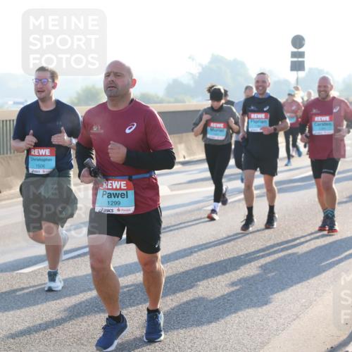 03.10.2025 - Köhlbrandbrückenlauf Lena Gebhardt http://msf.ph/oto/9059108 03.10.2025 09:18:42 Position 1 1506, 1299 meine-sportfotos.de