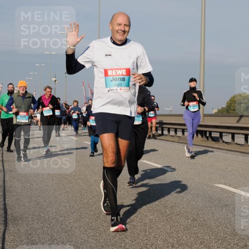 03.10.2025 - Köhlbrandbrückenlauf Fabian Wolf http://msf.ph/oto/9059111 03.10.2025 10:04:41 Position 3 3423 meine-sportfotos.de