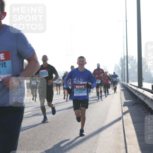 03.10.2025 - Köhlbrandbrückenlauf Jannik Wohlers http://msf.ph/oto/9059119 03.10.2025 09:14:16 Position 3 3404, 2920 meine-sportfotos.de