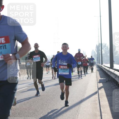 03.10.2025 - Köhlbrandbrückenlauf Jannik Wohlers http://msf.ph/oto/9059123 03.10.2025 09:14:16 Position 3 3404, 2920 meine-sportfotos.de