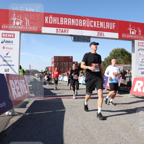 03.10.2025 - Köhlbrandbrückenlauf Lena Gebhardt http://msf.ph/oto/9059124 03.10.2025 13:10:04 Ziel 4196, 4260, 4573, 4718, 4730, 4787, 4837, 4929, 5763, 5977, 6083, 6111, 6428, 6432, 6750, 6764, 6813 meine-sportfotos.de