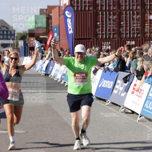 03.10.2025 - Köhlbrandbrückenlauf Jannik Wohlers http://msf.ph/oto/9059128 03.10.2025 13:12:12 Ziel 4176, 4305, 4369, 4468, 4470, 4474, 4656, 5644, 5856, 5927, 6098, 6121, 6184, 6185, 6565, 6566 meine-sportfotos.de