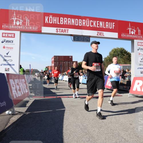 03.10.2025 - Köhlbrandbrückenlauf Lena Gebhardt http://msf.ph/oto/9059131 03.10.2025 13:10:04 Ziel 4196, 4260, 4573, 4718, 4730, 4787, 4837, 4929, 5763, 5977, 6083, 6111, 6428, 6432, 6750, 6764, 6813 meine-sportfotos.de