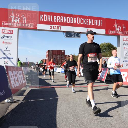 03.10.2025 - Köhlbrandbrückenlauf Lena Gebhardt http://msf.ph/oto/9059143 03.10.2025 13:10:05 Ziel 4196, 4260, 4573, 4730, 4787, 4929, 5763, 5977, 6083, 6111, 6428, 6432, 6750, 6764, 6813 meine-sportfotos.de