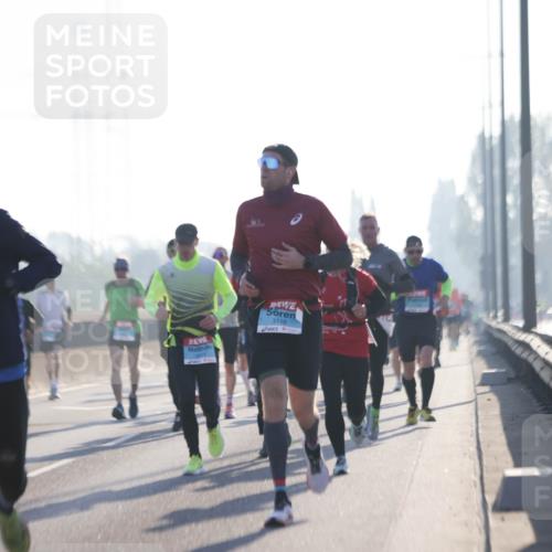 03.10.2025 - Köhlbrandbrückenlauf Jannik Wohlers http://msf.ph/oto/9059145 03.10.2025 09:14:18 Position 3 9534, 3898, 3118 meine-sportfotos.de