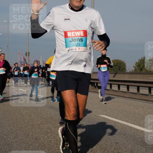 03.10.2025 - Köhlbrandbrückenlauf Fabian Wolf http://msf.ph/oto/9059148 03.10.2025 10:04:42 Position 3 3423 meine-sportfotos.de
