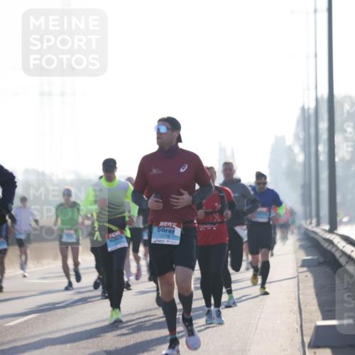 03.10.2025 - Köhlbrandbrückenlauf Jannik Wohlers http://msf.ph/oto/9059151 03.10.2025 09:14:18 Position 3 9504, 3838, 3118 meine-sportfotos.de