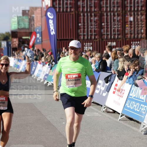 03.10.2025 - Köhlbrandbrückenlauf Jannik Wohlers http://msf.ph/oto/9059161 03.10.2025 13:12:13 Ziel 4176, 4305, 4369, 4468, 4470, 4474, 4656, 5644, 5856, 5927, 6098, 6121, 6184, 6185, 6565, 6566 meine-sportfotos.de