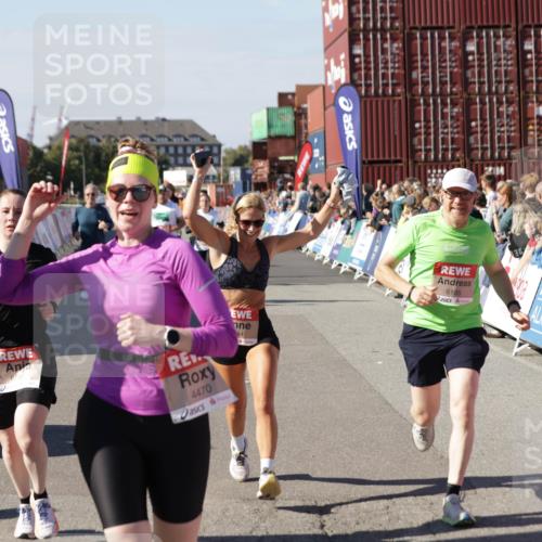03.10.2025 - Köhlbrandbrückenlauf Jannik Wohlers http://msf.ph/oto/9059166 03.10.2025 13:12:13 Ziel 4176, 4305, 4369, 4468, 4470, 4474, 4656, 5644, 5856, 5927, 6098, 6121, 6184, 6185, 6565, 6566 meine-sportfotos.de