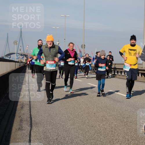 03.10.2025 - Köhlbrandbrückenlauf Fabian Wolf http://msf.ph/oto/9059179 03.10.2025 10:04:43 Position 3 2187, 1414, 2840, 182 meine-sportfotos.de