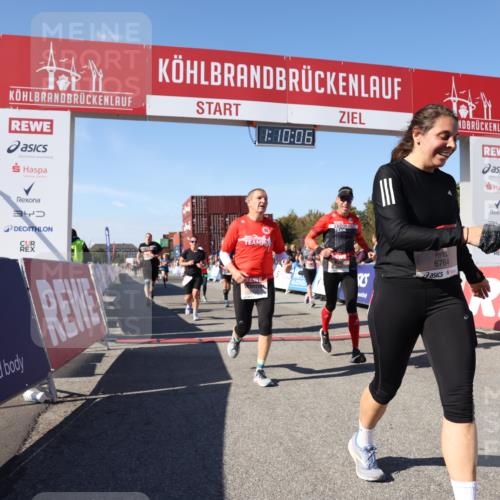 03.10.2025 - Köhlbrandbrückenlauf Lena Gebhardt http://msf.ph/oto/9059184 03.10.2025 13:10:06 Ziel 4196, 4260, 4573, 4730, 4787, 4929, 5763, 5977, 6083, 6111, 6428, 6432, 6750, 6764, 6813 meine-sportfotos.de