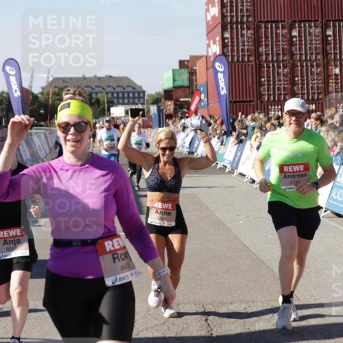 03.10.2025 - Köhlbrandbrückenlauf Jannik Wohlers http://msf.ph/oto/9059186 03.10.2025 13:12:14 Ziel 4176, 4266, 4305, 4369, 4468, 4470, 4474, 4656, 5062, 5644, 5856, 6098, 6121, 6184, 6185, 6565, 6566 meine-sportfotos.de