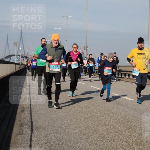 03.10.2025 - Köhlbrandbrückenlauf Fabian Wolf http://msf.ph/oto/9059190 03.10.2025 10:04:43 Position 3 2187, 1414, 2840, 2842 meine-sportfotos.de