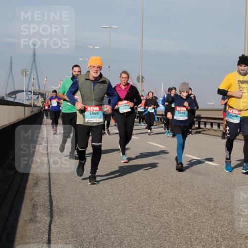 03.10.2025 - Köhlbrandbrückenlauf Fabian Wolf http://msf.ph/oto/9059198 03.10.2025 10:04:43 Position 3 2187, 1414, 2842, 2840 meine-sportfotos.de