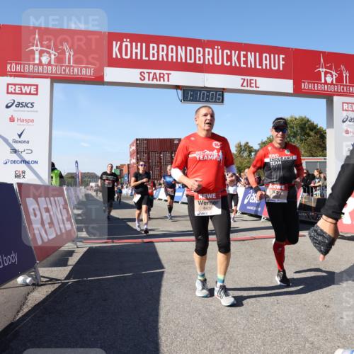 03.10.2025 - Köhlbrandbrückenlauf Lena Gebhardt http://msf.ph/oto/9059210 03.10.2025 13:10:07 Ziel 4196, 4343, 4573, 4730, 4787, 4929, 5763, 5977, 6083, 6111, 6428, 6432, 6764, 6813 meine-sportfotos.de