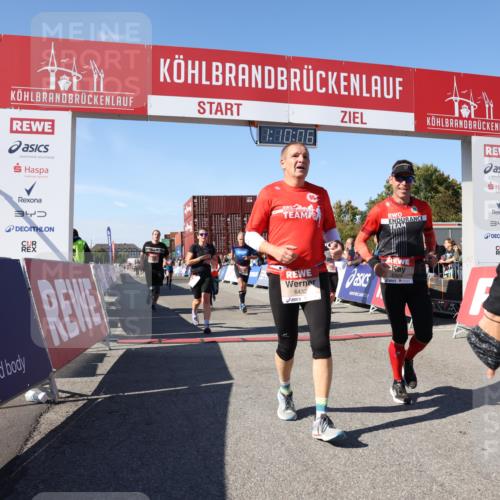 03.10.2025 - Köhlbrandbrückenlauf Lena Gebhardt http://msf.ph/oto/9059217 03.10.2025 13:10:07 Ziel 4196, 4343, 4573, 4730, 4787, 4929, 5763, 5977, 6083, 6111, 6428, 6432, 6764, 6813 meine-sportfotos.de
