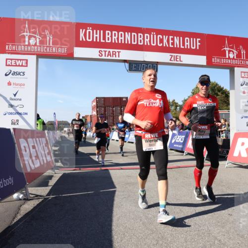 03.10.2025 - Köhlbrandbrückenlauf Lena Gebhardt http://msf.ph/oto/9059225 03.10.2025 13:10:07 Ziel 4196, 4343, 4573, 4730, 4787, 4929, 5763, 5977, 6083, 6111, 6428, 6432, 6764, 6813 meine-sportfotos.de