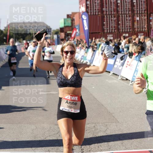 03.10.2025 - Köhlbrandbrückenlauf Jannik Wohlers http://msf.ph/oto/9059228 03.10.2025 13:12:15 Ziel 4176, 4266, 4305, 4369, 4468, 4470, 4474, 4656, 5062, 5644, 6098, 6121, 6185, 6565, 6566 meine-sportfotos.de