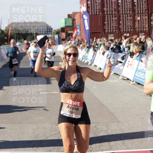 03.10.2025 - Köhlbrandbrückenlauf Jannik Wohlers http://msf.ph/oto/9059233 03.10.2025 13:12:15 Ziel 4176, 4266, 4305, 4369, 4468, 4470, 4474, 4656, 5062, 5644, 6098, 6121, 6185, 6565, 6566 meine-sportfotos.de